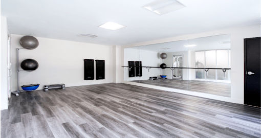 Luxury apartments in the Las Colinas area with a huge fitness center and yoga studio