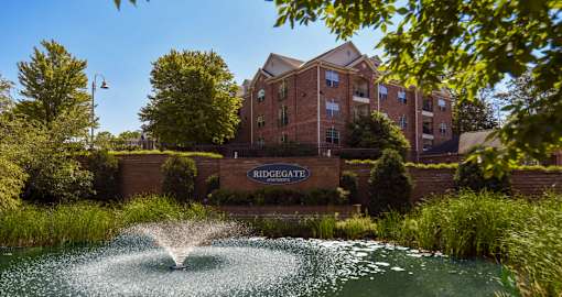Luxury apartments with red brick exteriors and beautiful scenic views next to Ridgedale Mall and Minutes from Downtown Minneapolis