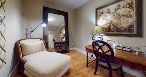 Luxury apartments in the Las Colinas area with spacious den or office space