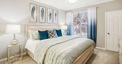 Luxury apartments with spacious bedrooms, oversized windows and walk-in closets at The Saxony Apartments in Dallas