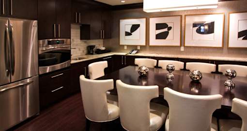 Luxury apartments with resident lounge, coffee bar, free wi-fi, internet café, conference room and catering room at Villa Piana Apartments in Dallas