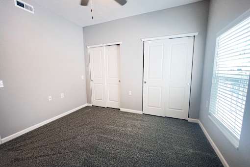 Empty Bedroom at Hebron Station Apartments, Hebron, 41048