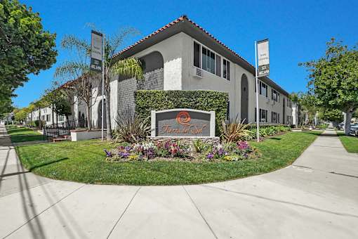 Tierra Del Sol Exterior with Sign