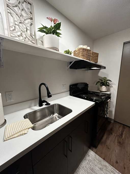 1060 Bishop Kitchen