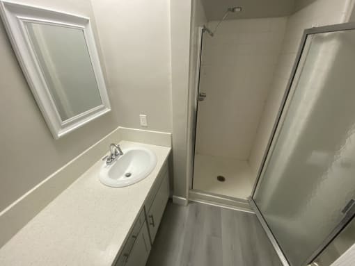11858 Goshen Ave Unit 207 bathroom