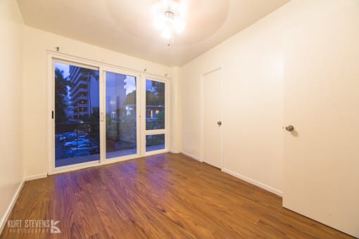 Moana Vista 1 Bedroom Window