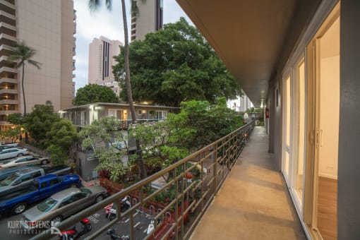 Moana Vista 1 Bedroom Long Outdoor Hallway