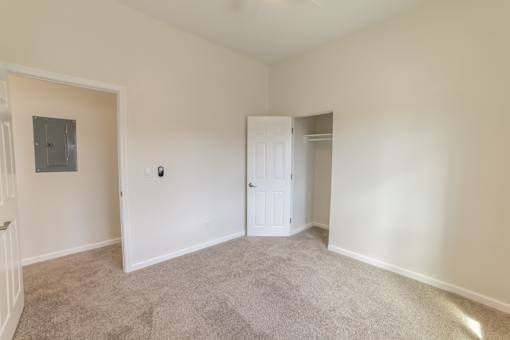 2612 Kapiolani Bedroom