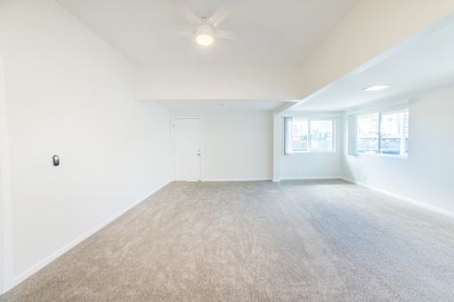 2612 Kapiolani Living Room