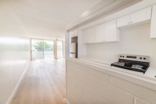 2751 Waikahe hallway