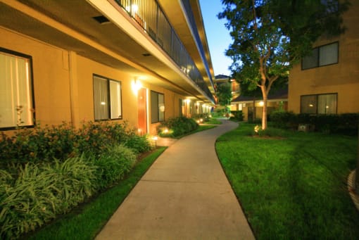 Woodman Lassen Apartments exterior pathway