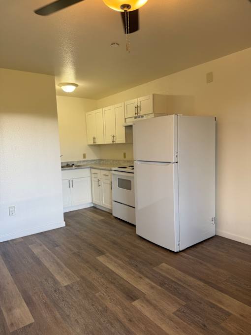 The Waterfront Apartments 409 Kitchen