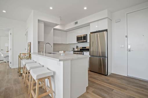4804 Oakwood Digitally Staged Kitchen