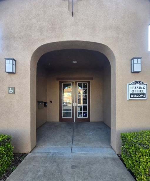 Vineyard Family leasing office