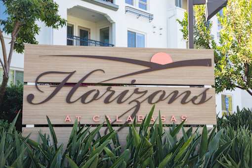 Horizons at Calabasas wooden sign that says Horizons at Calabasas.