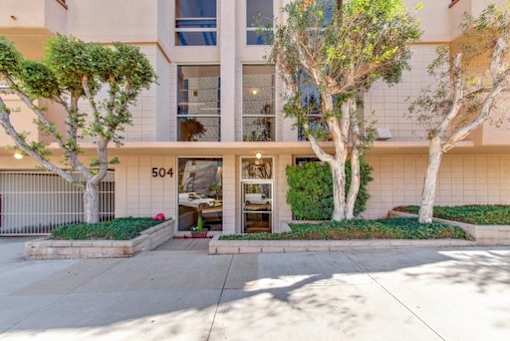 Seaview Apartments entrance