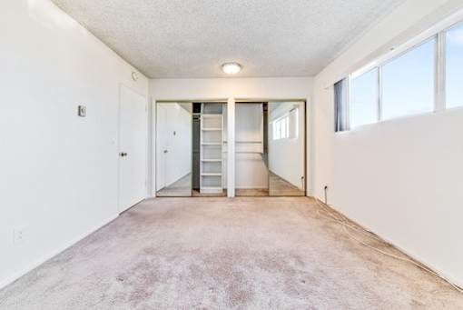 Seaview Apartments bedroom