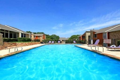 Bedford Oaks Apartments pool