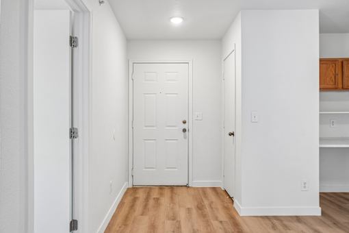 Bull Run Unit 207 interior front entrance