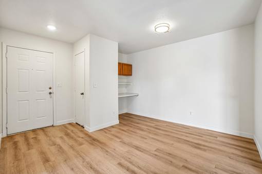 Bull Run Unit 207 front entry