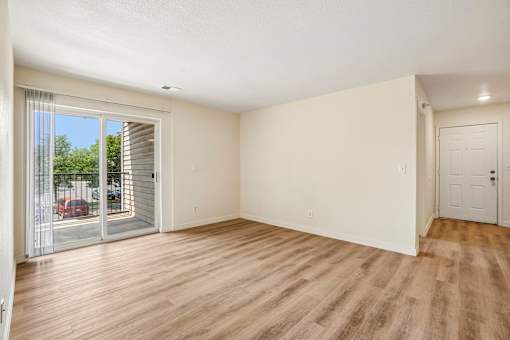 Bull Run Unit 207 living room with balcony