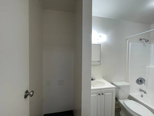 Cambridge Park Bathroom