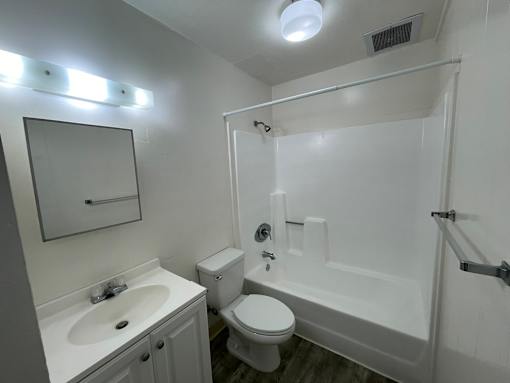 Cambridge Park Bathroom