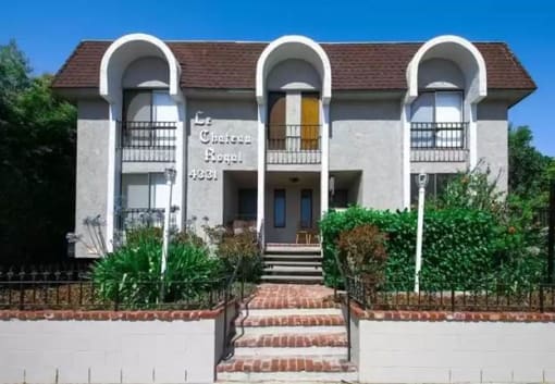 Canyons at Sherman Oaks Building exterior front facing