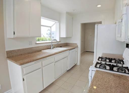 Carmelina Lofts unit 201 kitchen appliances