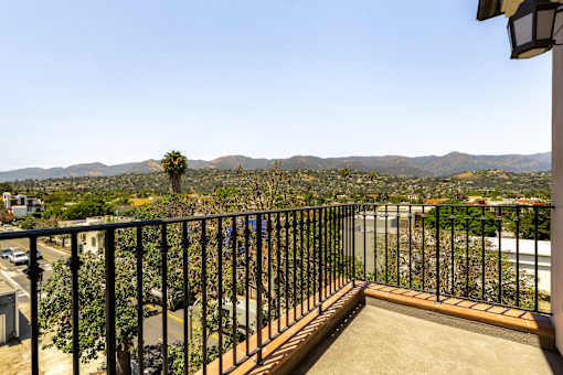 El Jardin Balcony