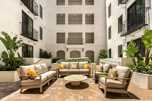 El Jardin Courtyard with Seating