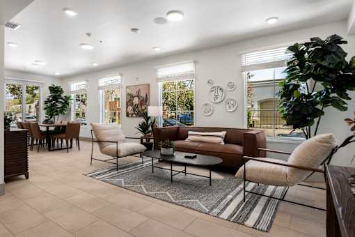 El Jardin Lobby