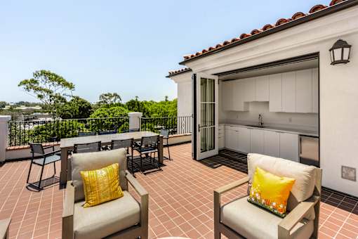 El Jardin Rooftop Terrace