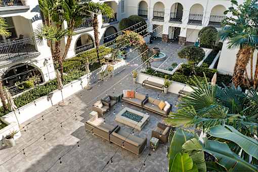 Horizons at Calabasas Courtyard