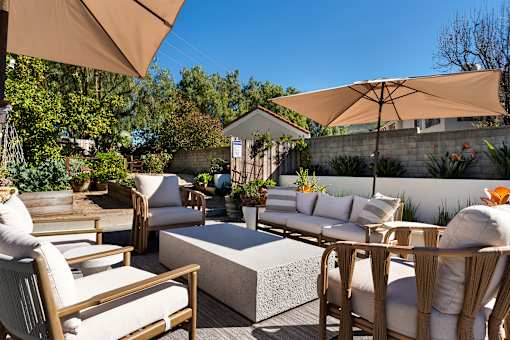 Horizons at Calabasas Outdoor Lounge
