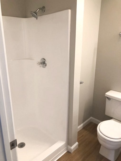 Monarch Terrace bathroom toilet and shower
