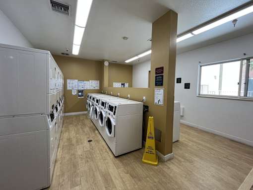 Irvine Inn Laundry Room