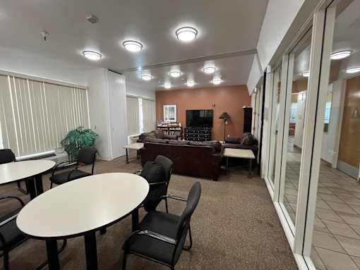 Irvine Inn Lounge