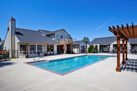Englewood Garden Villas Relaxing Pool Area