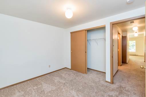Courtside Apartments bedroom closet
