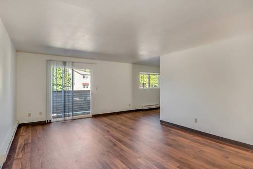 Courtside Apartments living room