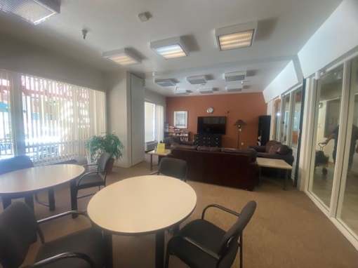 Irvine Inn lounge