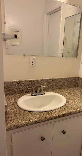 Kensington Apartments Bathroom
