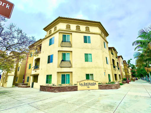 La Entrada exterior