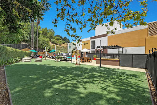 Legado Encino Outdoor Area