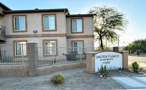 Lincoln Family sign