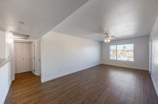 Los Pecos living area