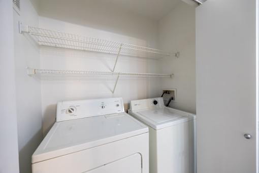 Los Pecos in unit washer and dryer