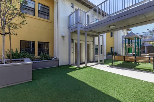 MacArthur Apartments courtyard