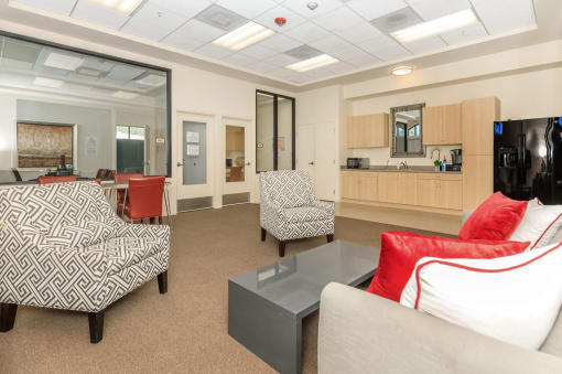 MacArthur Apartments lounge